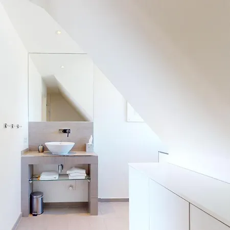 Beachhouse 8 דירה *